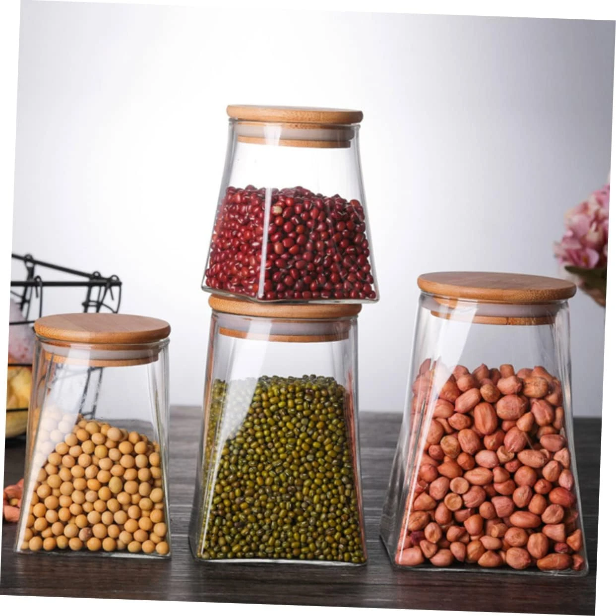 950 ml Piramida Formalı Şüşə Saxlama Qabı – Təbii Bambuk Qapaqlı, Vakuumlu və Dekorativ Ədviyyat Bankası