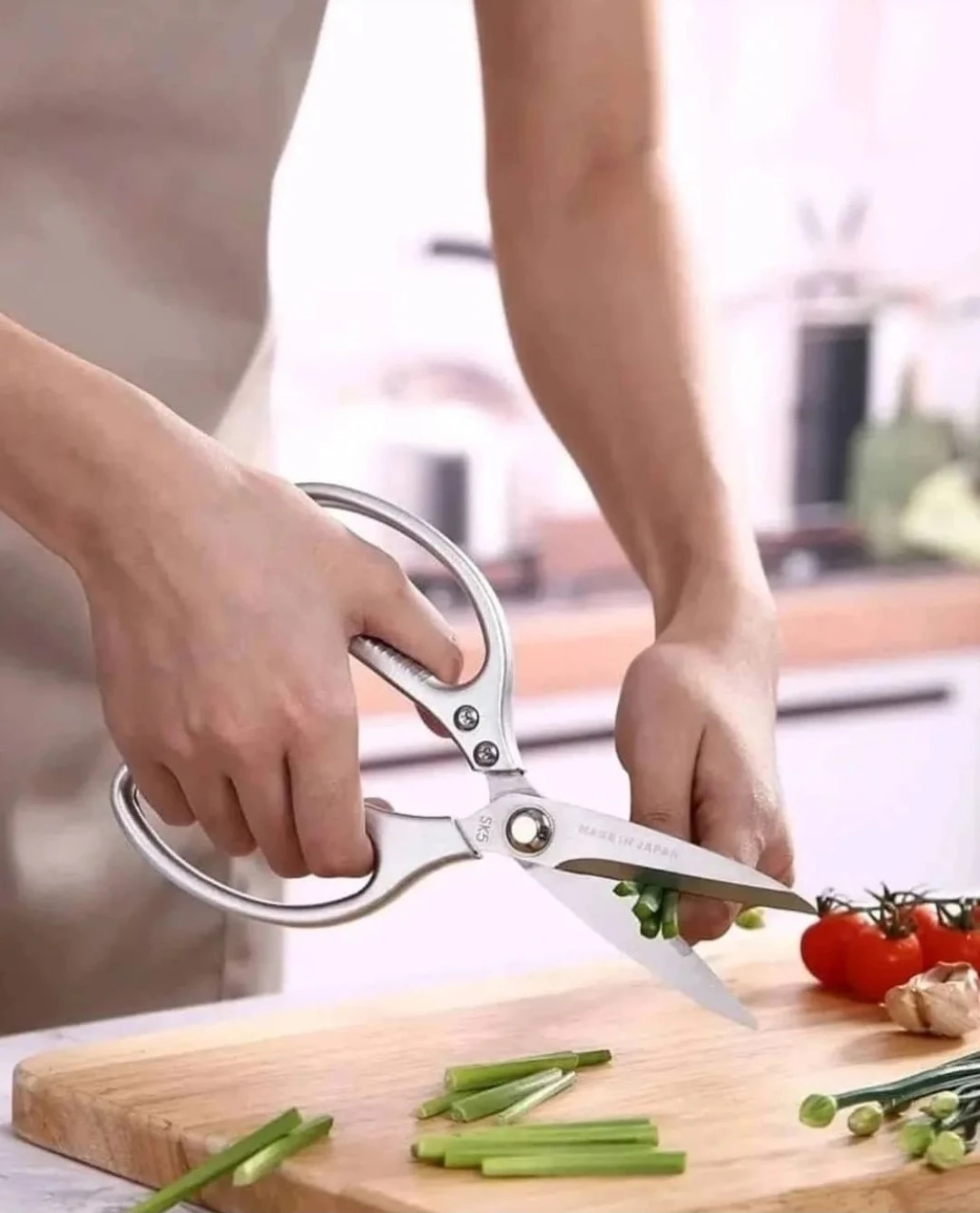 Professional Yaponiya Mətbəx Qayçısı – SK5 Polad Texnologiyası, Erqonomik Metal Tutacaqlı, Toyuq, Balıq və Sərt Qidalar üçün Gücləndirilmiş Universal Qayçı